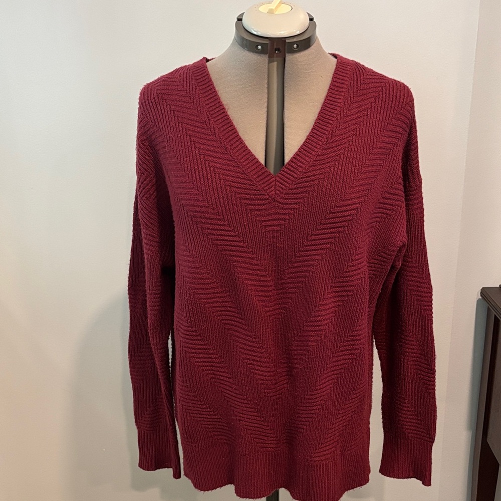 Elegant Maroon V-Neck knit Sweater